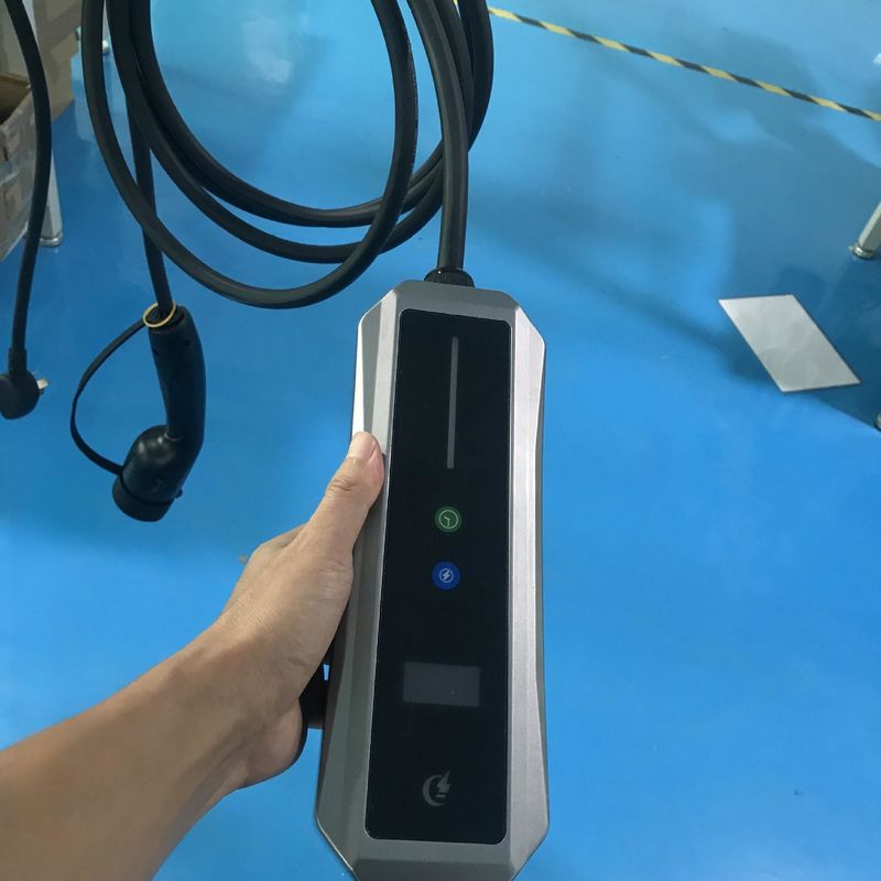 ประเภทที่ 2 สีที่กําหนดเอง ชาร์จออนไลน์แบบพกพา 22kw พร้อมจอ OLED